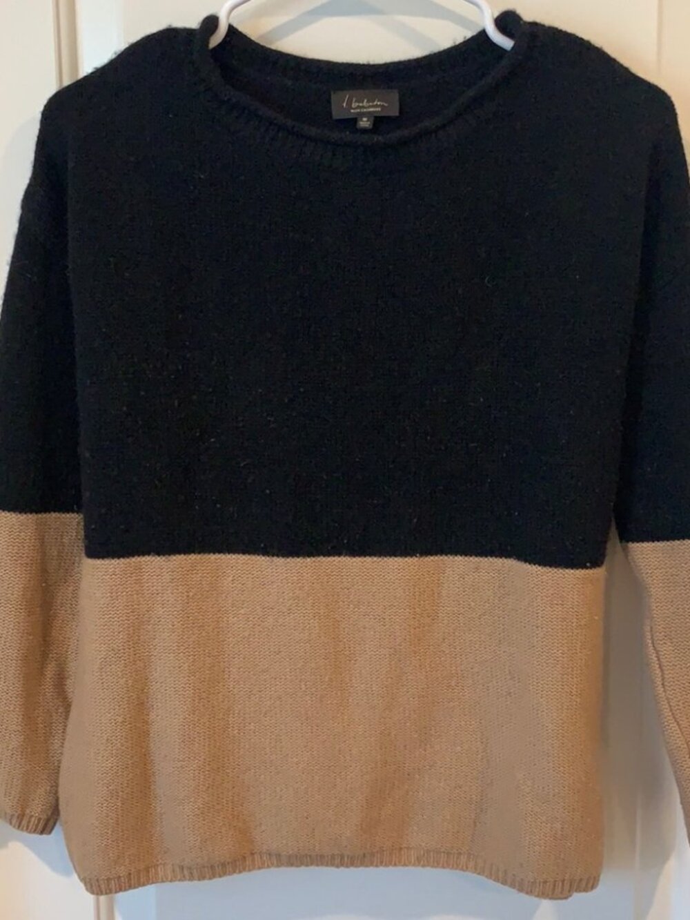 Aritzia Babaton Black and Beige Colorblock Crew Neck Sweater